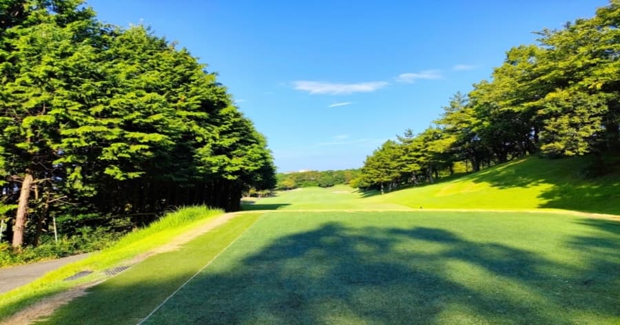 Cover Image for フェードボールの打ち方のコツは?ボール位置や練習方法について