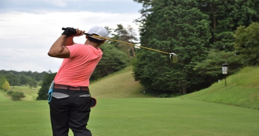 Cover Image for ゴルフ飛距離の目安とは?初心者、男女別に解説!