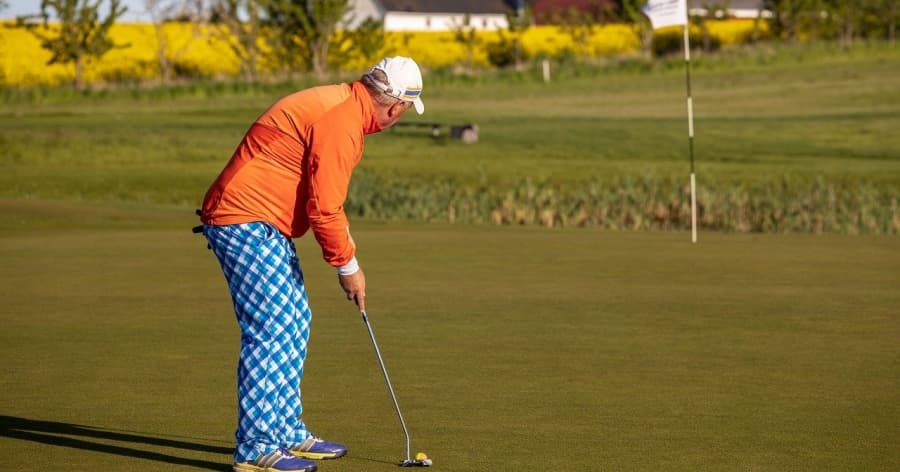 Cover Image for パターの距離感の合わせ方!効果的な距離感のつかみ方とコツ