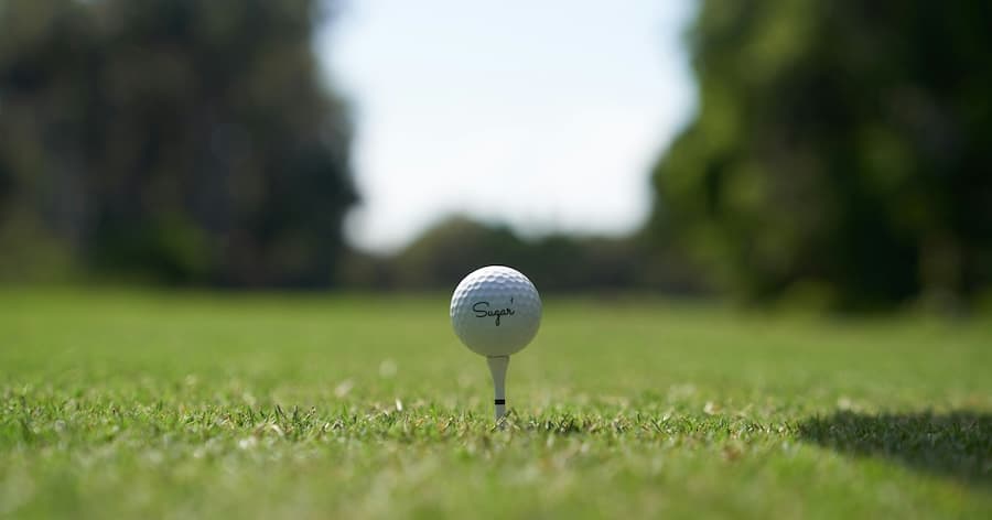 Cover Image for 初心者必見!ゴルフのスイングで右手を活用するコツと正しい力加減