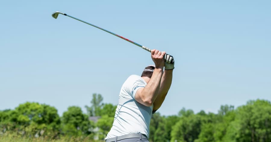 Cover Image for アイアンがダフる3つの原因|直す方法やラウンドでの対処法について